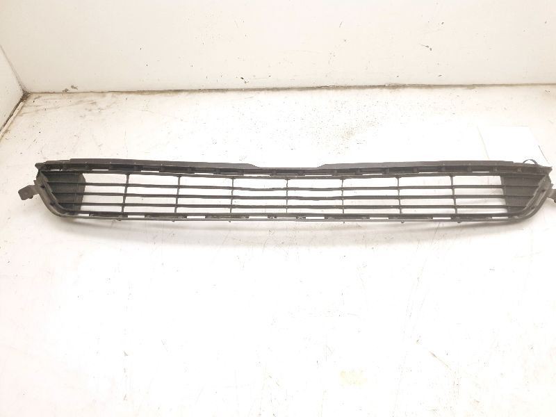 13-15 TOYOTA RAV4 LE LOWER CENTER GRILLE