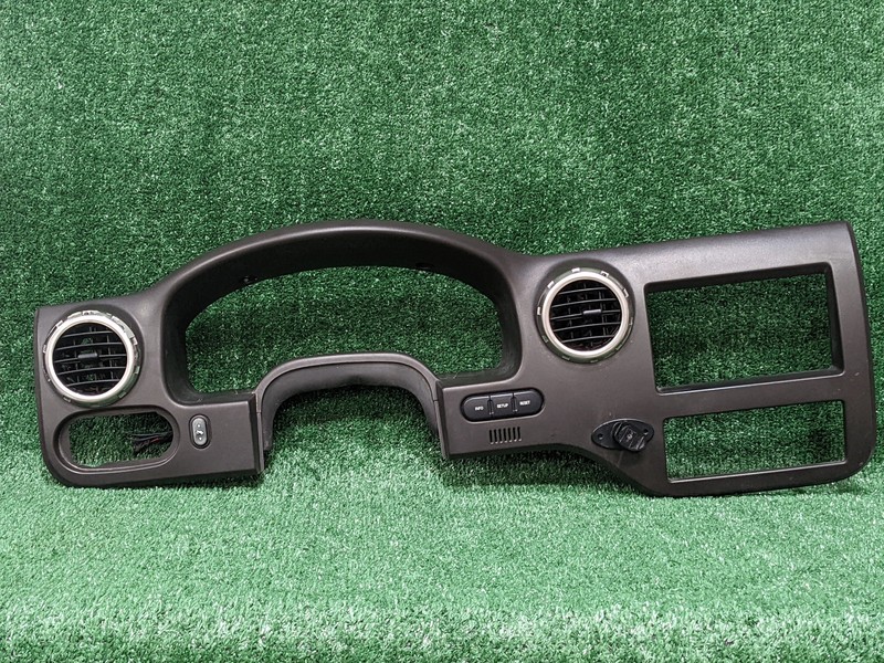 2003-2006 Ford Expedition Dash Vents Speedometer Radio Bezel Trim 2L1X-7804 OEM