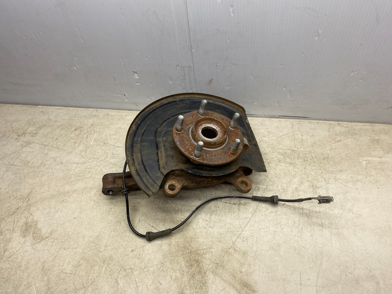 2011-2013 NISSAN ROGUE LEFT FRONT SPINDLE KNUCKLE HUB ASSEMBLY