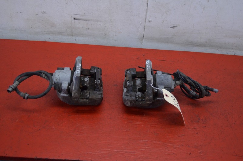 07-13 BMW E70 X5 REAR LEFT & RIGHT BRAKE CALIPER PAIR SET OEM