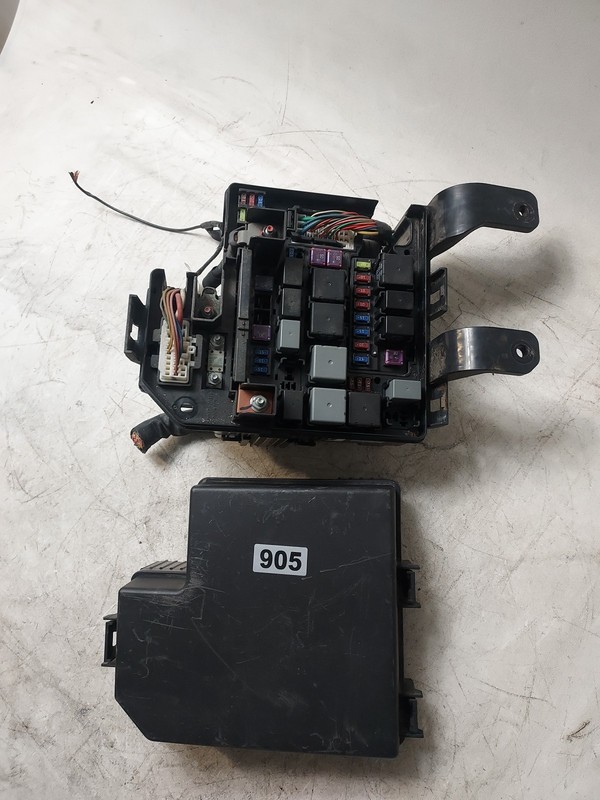 2011-2013 Kia Sorento LX AWD 2.4L Engine Bay Fuse Box w/ Pigtails OEM