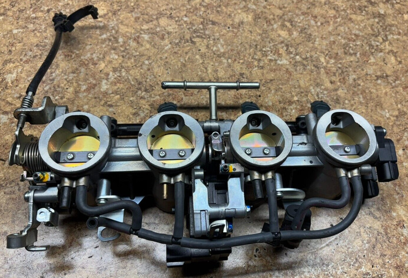 2012 Kawasaki Ninja ZX600R ZX600 ZX 600 R Fuel Gas Injection Throttle Bodies E1