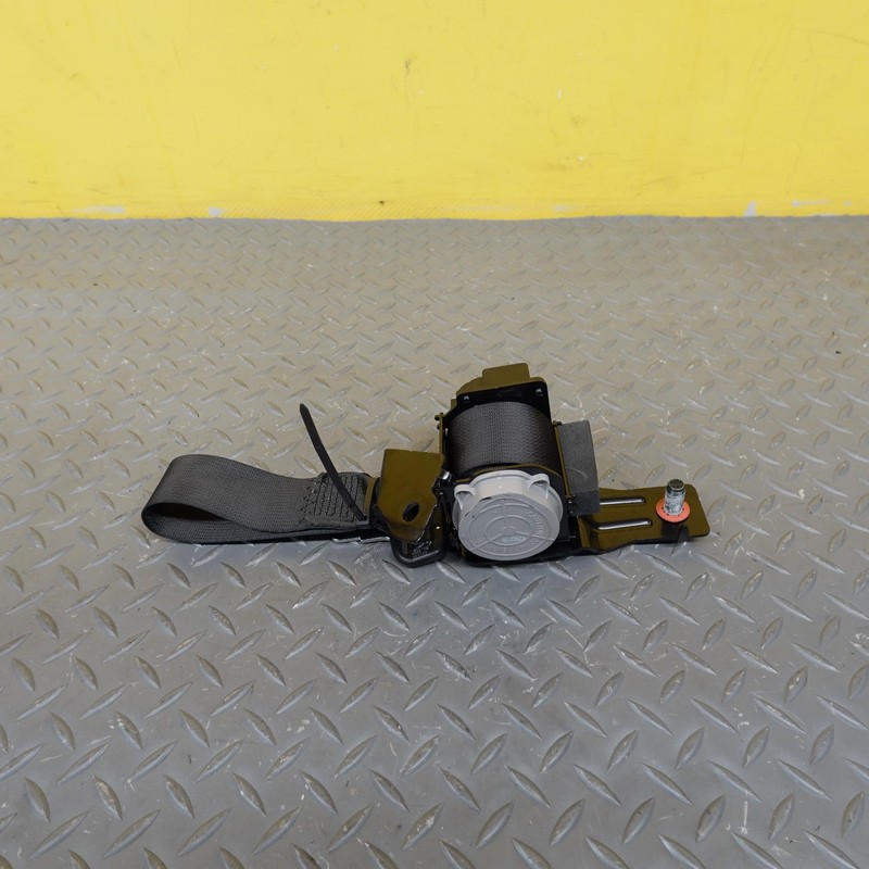 2025-2026 KIA K4 REAR CENTER SEAT BELT RETRACTOR MIDDLE BLACK OEM 89850GG550