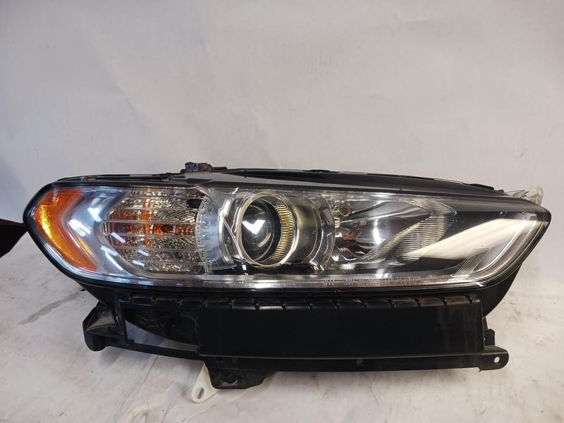 13-'16 FORD FUSION Right Passenger Headlight Headlamp OEM Grade B Condition!