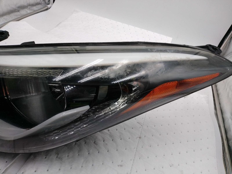 2016 Hyundai Elantra Left Headlight Assembly Silver Foggy Rock Chips 77000MI