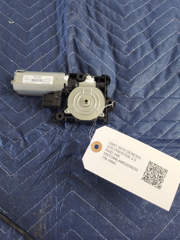 Used Oem GENESIS Sunroof Sun Sunshade Roof Motor for 2019-2021 G70 2.0L RWD