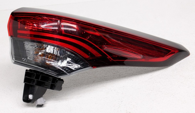OEM Toyota Highlander Right Passenger Side LED Tail Lamp 81550-0E230 Lens Crack