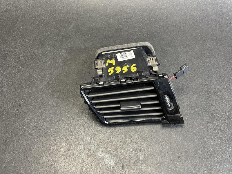 Dashboard Left A/C Heater Vent Grille 2018 Mercedes GLS 550 1668309100 17 19 X