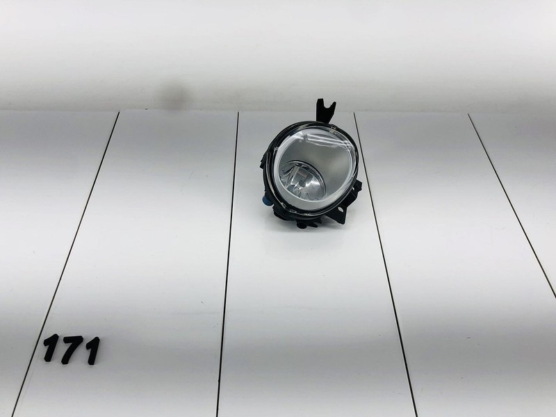 07-10 VOLKSWAGEN TOUAREG RIGHT PASSENGER SIDE BUMPER FOG LIGHT LAMP OEM