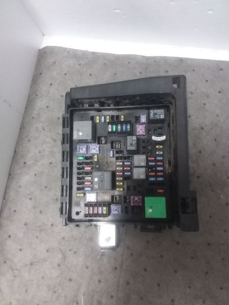Fuse Junction Box Engine 2018 2019 Traverse 84292758