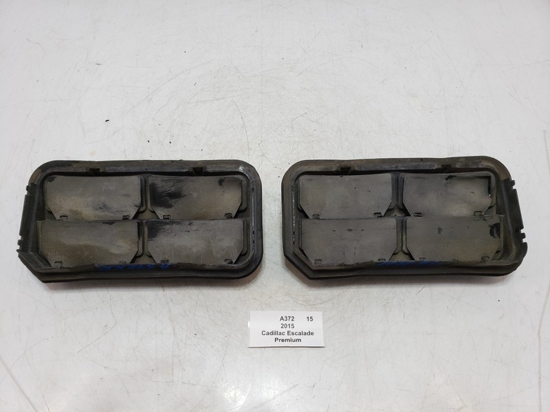 ✅ 15-20 OEM Cadillac Escalade Rear Left Right Quarter Air Pressure Grille SET