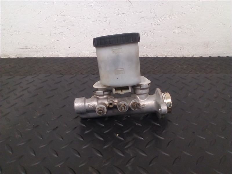 88-92 Nissan Hardbody Pickup 2.4L 4x2 Brake Master Cylinder OEM 46010-31G01