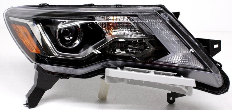 OEM Nissan Pathfinder Right Passenger Side Halogen Headlamp Tab Missing