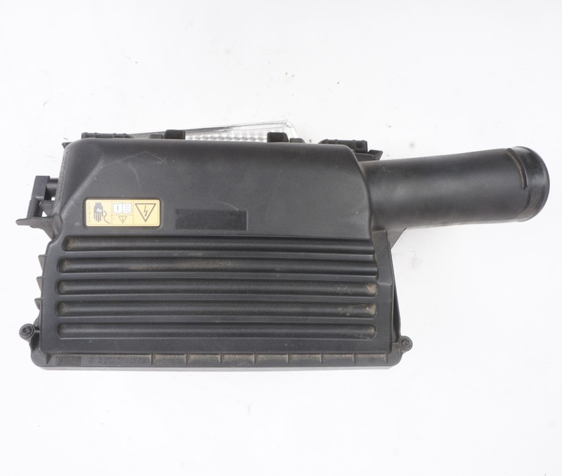2017-2020 Mercedes SLC300 Air Intake Cleaner Filter Housing A2740901701 OEM