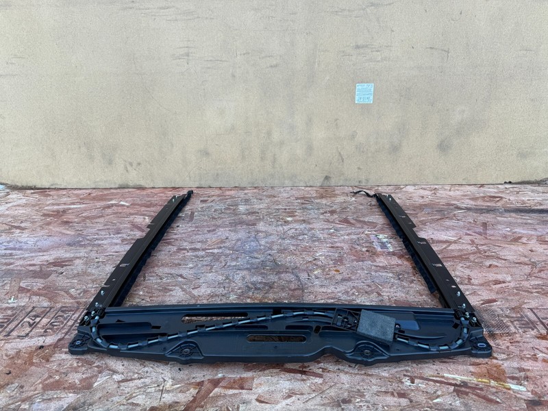 INFINITI QX30 2017-2019 OEM OVERHEAD SUNROOF GLASS SHADE TRACK RAIL ASSEMBLY