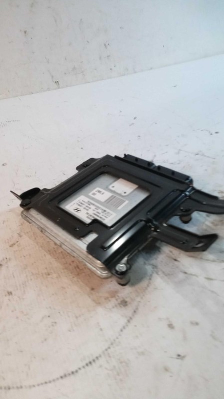 2016 Hyundai Elantra Engine Control Module ECM OEM 1.8L 88K Miles NJ25-18702