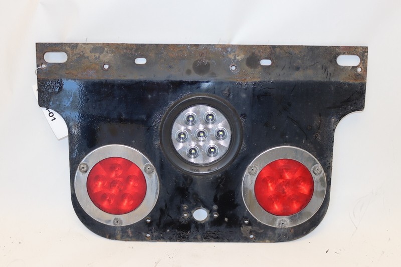 2014-2017 FREIGHTLINER CASCADIA 125 REAR TAIL LIGHT TURN STOP SIGNAL LAMP OEM