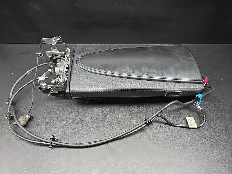 07-09 MERCEDES-BENZ C216 CL550 CENTER CONSOLE BLACK ARMREST & HARNESS