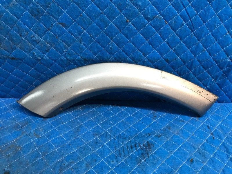 01-05 TOYOTA RAV4 RIGHT REAR DOOR MOLDING FLARE PASSENGER OEM Silver