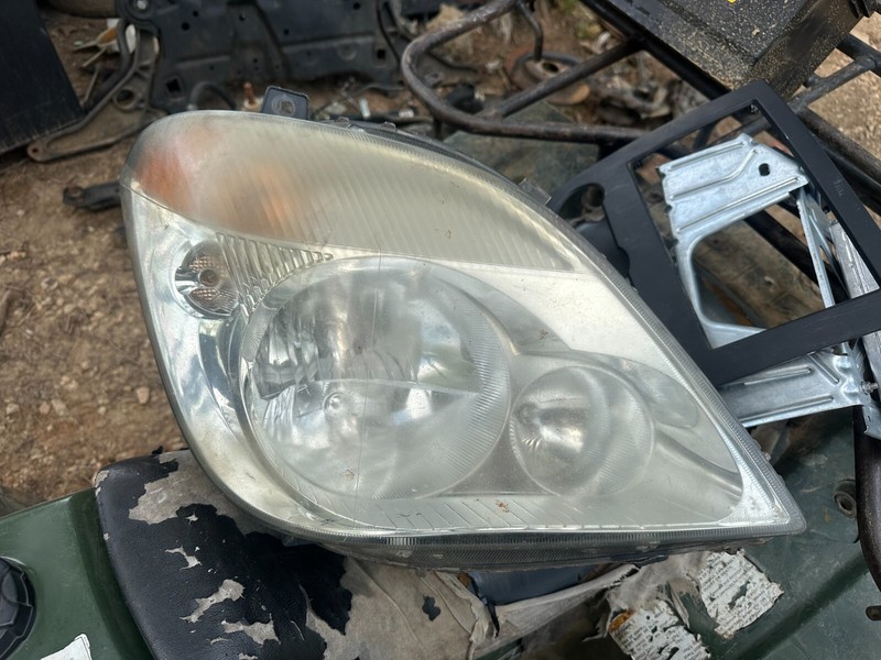 07-09 MERCEDES DODGE SPRINTER 2500 3500 OEM RH PASSENGER SIDE HEADLIGHT ASSEMBLY