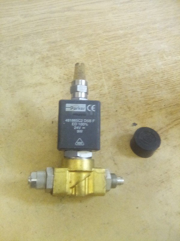 Parker 481865C2 Solenoid Coil 24V