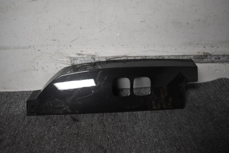 2020-2021 LAND ROVER DEFENDER REAR RIGHT SIDE QUARTER TRIM FACTORY OEM