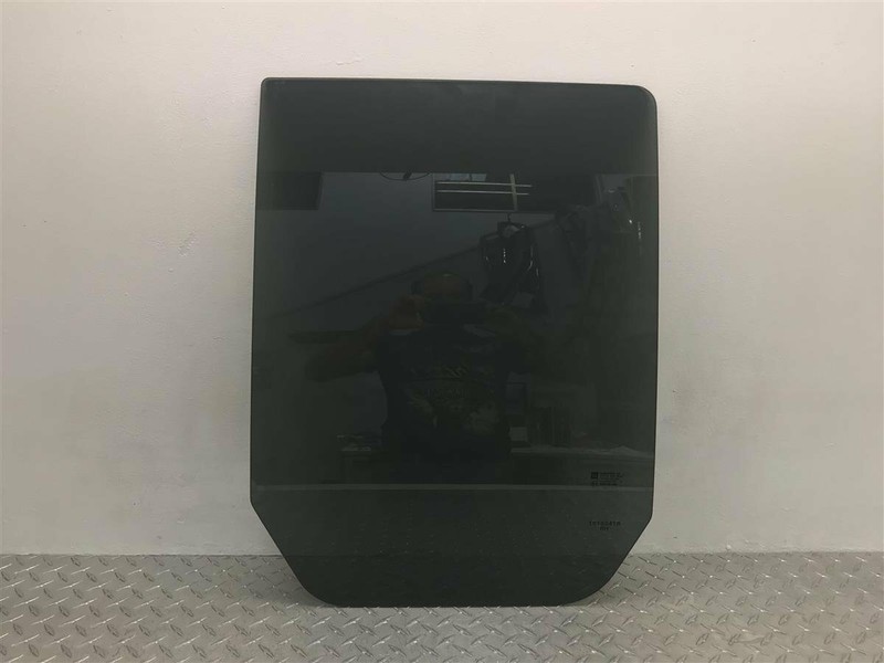 02 03 04 05 06 07 08 09 ENVOY TRAILBLAZER PASSENGER REAR DOOR GLASS OEM