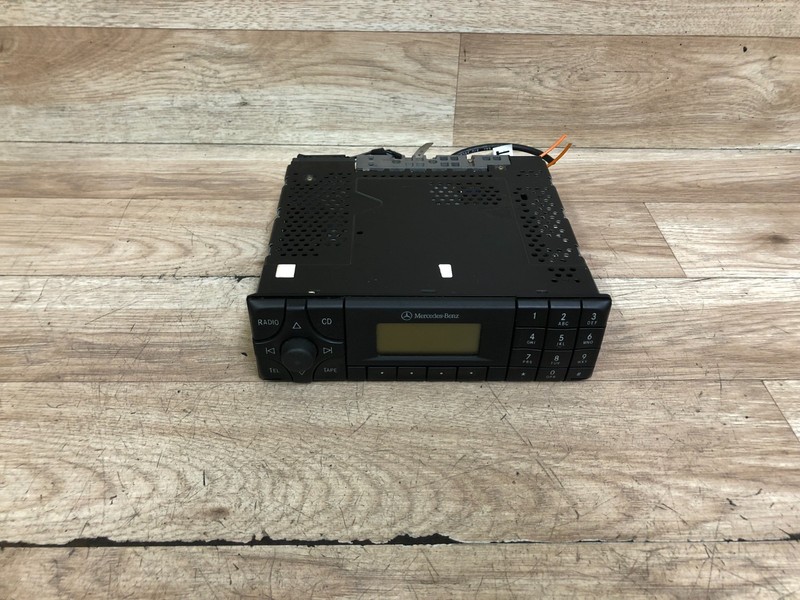 MERCEDES OEM W210 R170 W208 SLK320 CLK430 E320 CASSETTE PLAYER RADIO CM1910