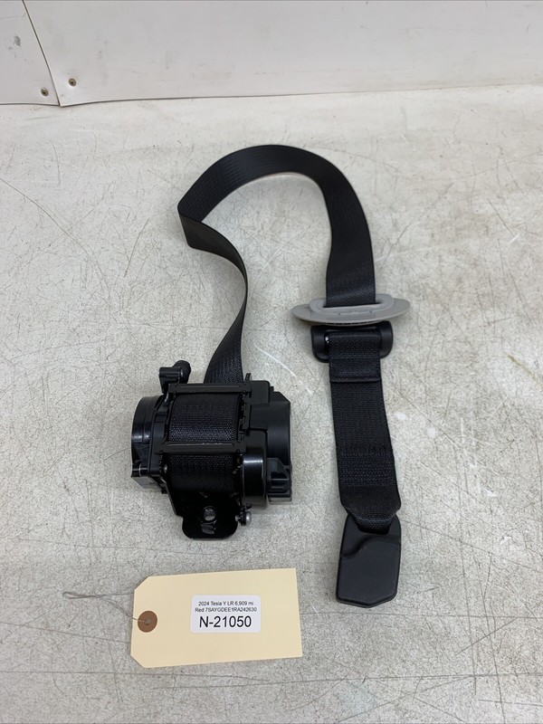 ⚡️24-25 Tesla Model Y Front Right Seat Belt Retractor 1493783-01-B 21050 B70