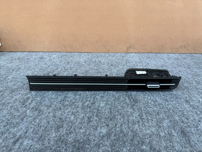 HYUNDAI IONIQ 5 2022-2024 OEM RIGHT PASSENGER DASH AC VENT WITH TRIM ASSEMBLY