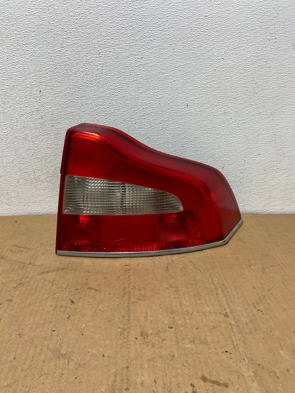 2007 to 2013 Volvo S80 Right Passenger RH Side Tail Light AD1222 LK