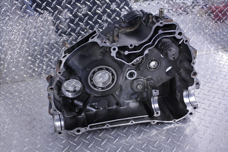 01 ARCTIC CAT 500 4X4 ATV RIGHT SIDE ENGINE MOTOR HALF BLOCK CRANK CASE DRUM