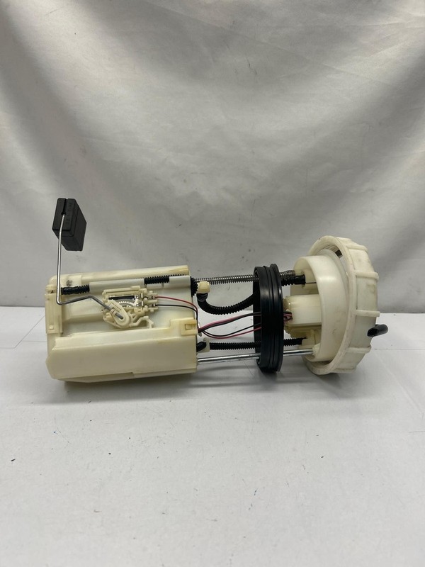 1998 to 2002 Toyota Corolla fuel pump assembly