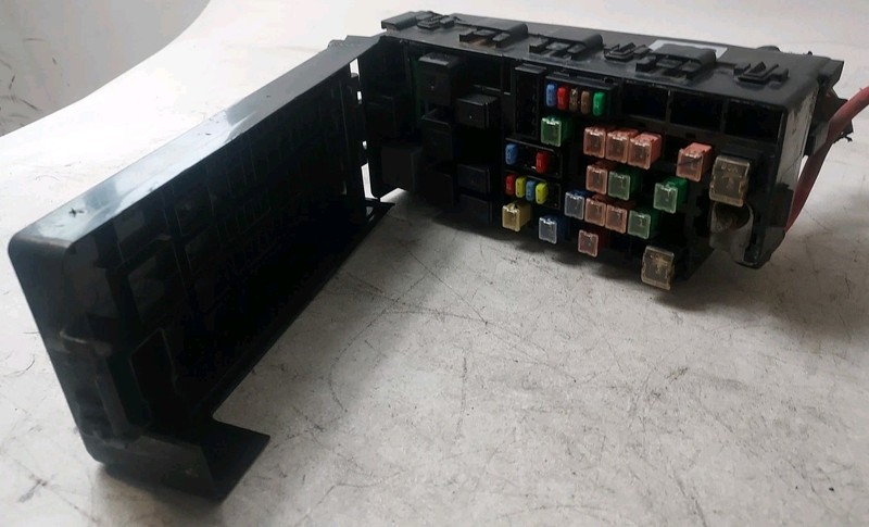 2005-2007 Ford Freestyle Fusebox Fuse Box Relay Module 7154-3176 w/ Pigtails!