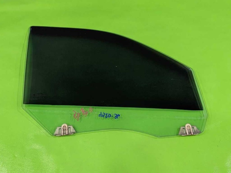 09-23 RAM PASSENGER RIGHT FRONT WINDOW DOOR GLASS OEM 4520-36