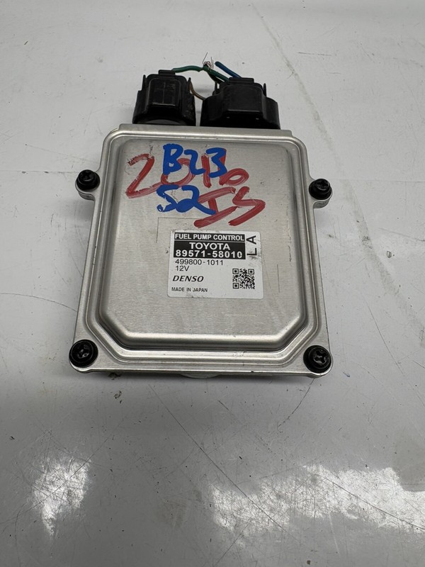 2016 - 2022 LEXUS RX350 OEM 3.5L FUEL PUMP CONTROL MODULE 8957158010