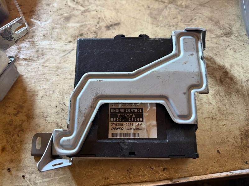 06 07 SCION TC OEM M/T ENGINE COMPUTER ECU PCM 89661-21470