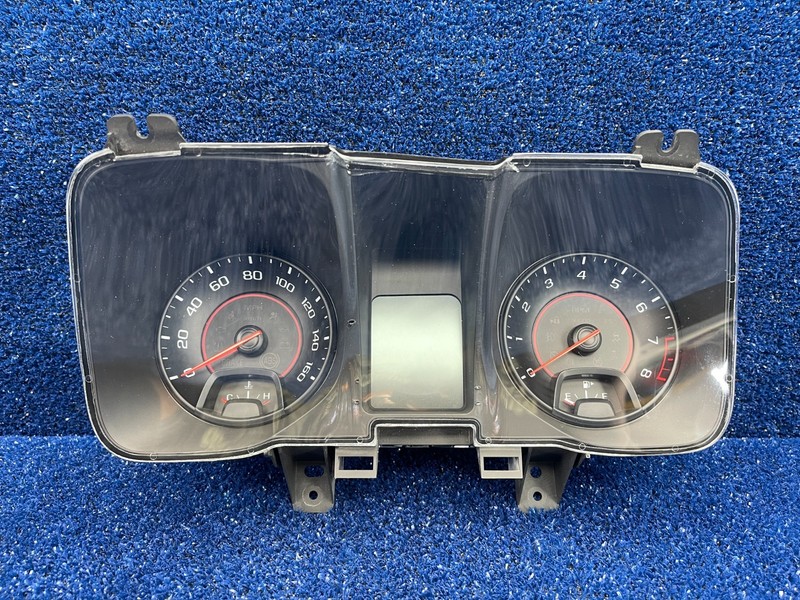 2010–2015 Chevrolet Camaro Instrument Cluster Speedometer OEM 23241683 22854710