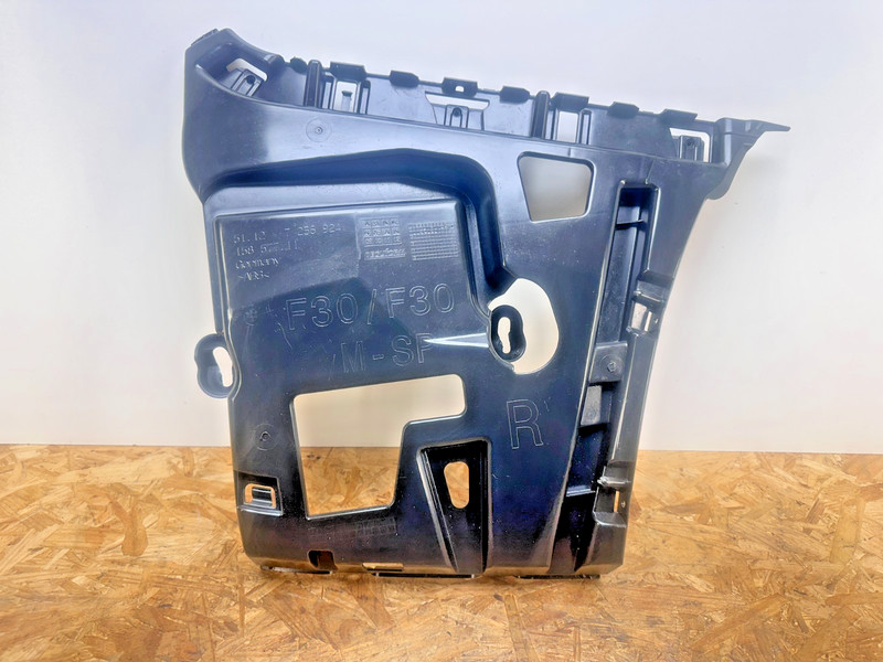 12–19 BMW F30 320i 335i Rear Right Bumper Bracket Guide Reinforcement Mount OEM