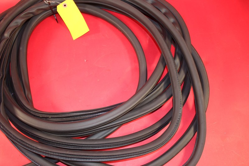 2014-19 CTS Door Weatherstrip 4 Door Sedan *used* All 4 Doors