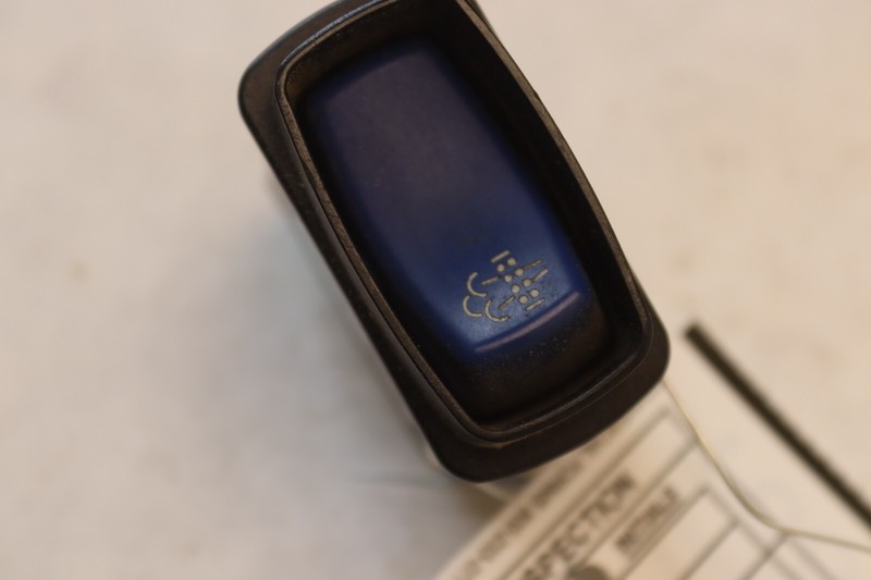 2013-2018 MACK CXU613 CAB DPF FILTER REGEN CONTROL SWITCH BUTTON 21266899 OEM