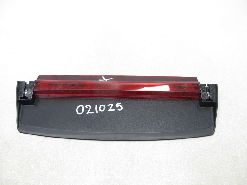 17-24 AUDI B9 A4 S4 A8 S8 CENTER HIGH 3RD THIRD BRAKE TAIL STOP LIGHT OEM 021025