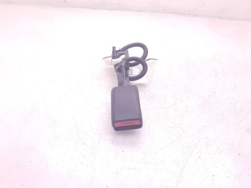 12-18 TOYOTA PRIUS C PASSENGER SIDE FRONT SEAT BELT BUCKLE