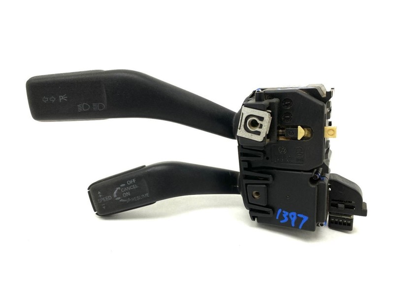 Turn Signal and Cruise Control Switch Fits 2006-2008 Volkswagen Rabbit 87467