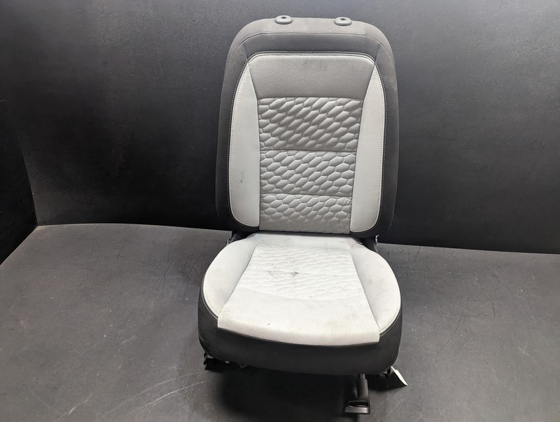 Front Right Seat Cloth 2019 Chevrolet Equinox 2018 2020 2021 2022 2023 X