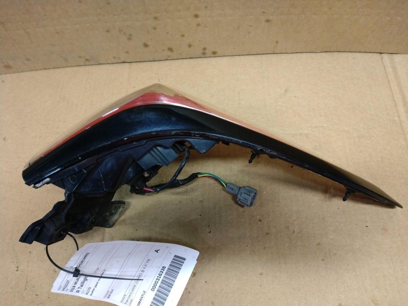 2018 Nissan Murano Right Tail Light Assembly Blue OEM Used 303808