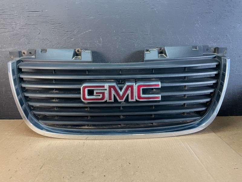 2007 to 2014 GMC Yukon Front Upper Grille Grill OEM AD5856 DW