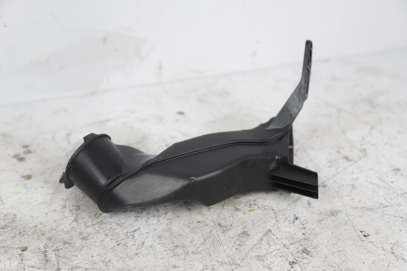 BMW 1 2 Series F40 F44 Left Drain Duct Bracket Cover Plastic 7453943 OEM