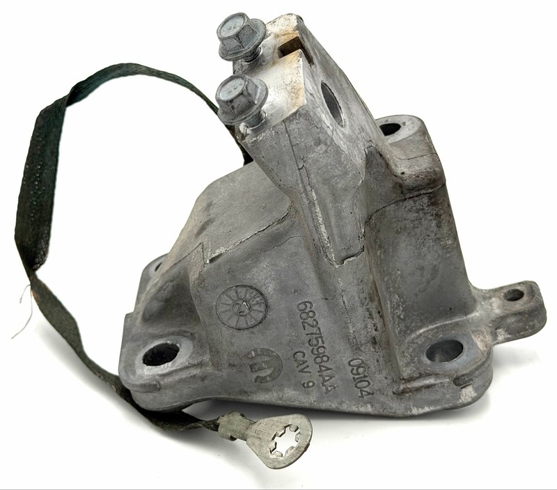 ✅ 2011-26 DODGE DURANGO GRAND CHEROKEE RIGHT ENGINE MOUNT BRACKET 68275984AA OEM