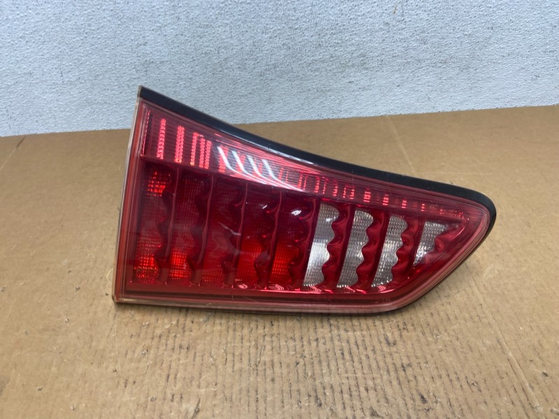 2011 to 2013 Infiniti Qx56 Right Passenger RH Side Inner Tail Light OE AE0470 DG